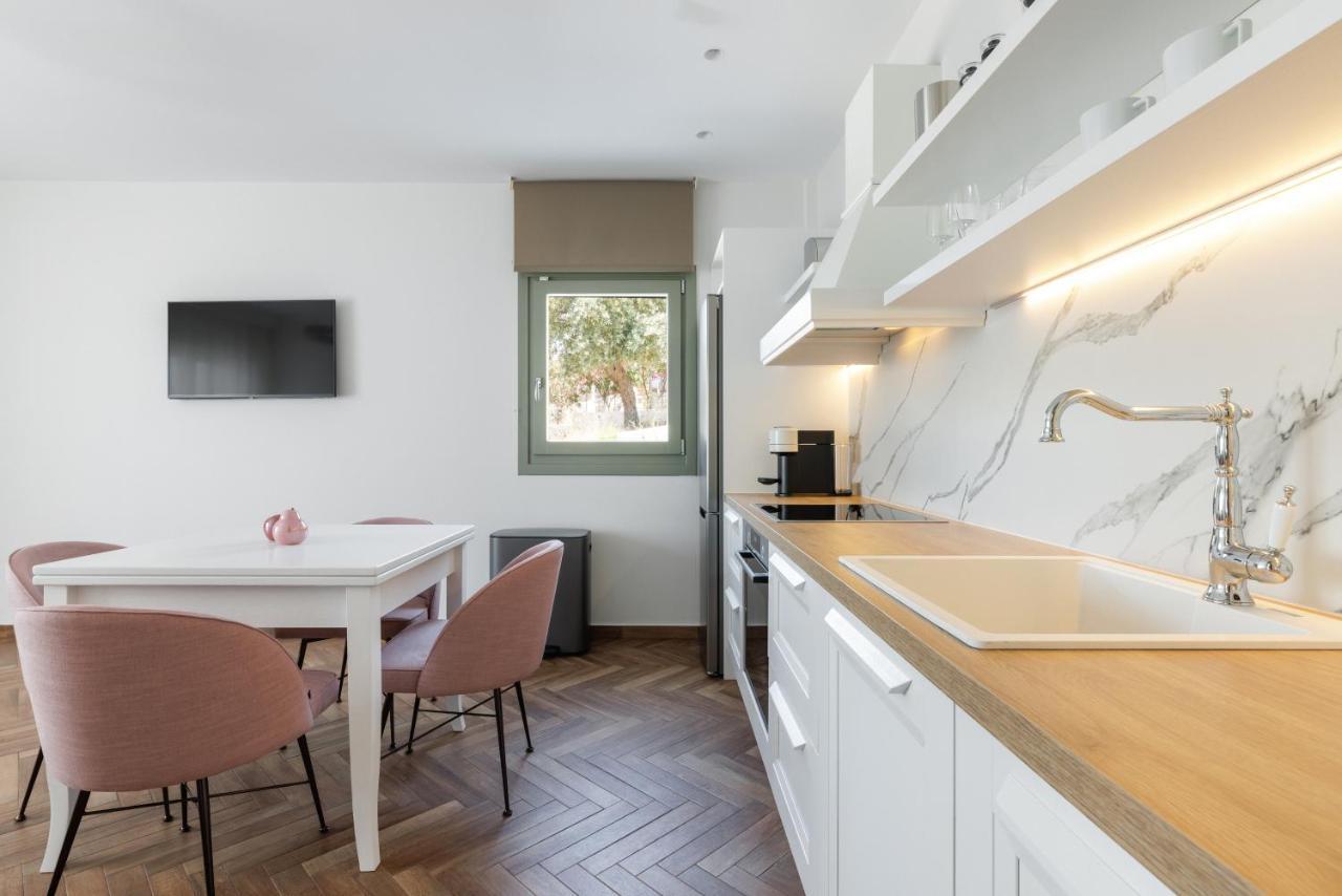Helia All Seasons Apartments Астрис Екстериор снимка